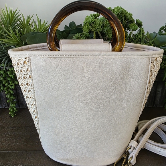 Anthropologie Westlyn Woven Bucket Bag In Cream With Crossbody Strap - Picture 3 of 10